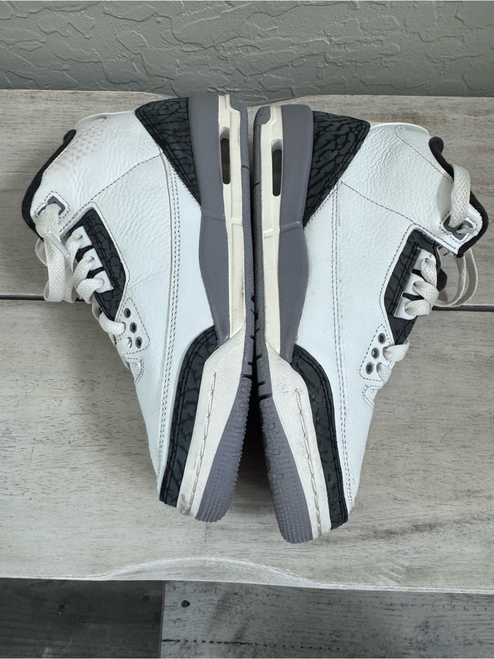 Nike Air Jordan 3 Retro Boys Youth 5.5 Cement Grey Sneakers - Picture 4 of 10